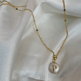 Collar inicial en Perla